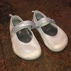Keen little girl Sz 7 shoes